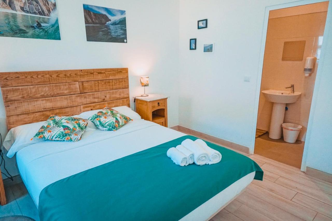Oasis Backpackers Hostel Sintra Surf 콜라레스 외부 사진